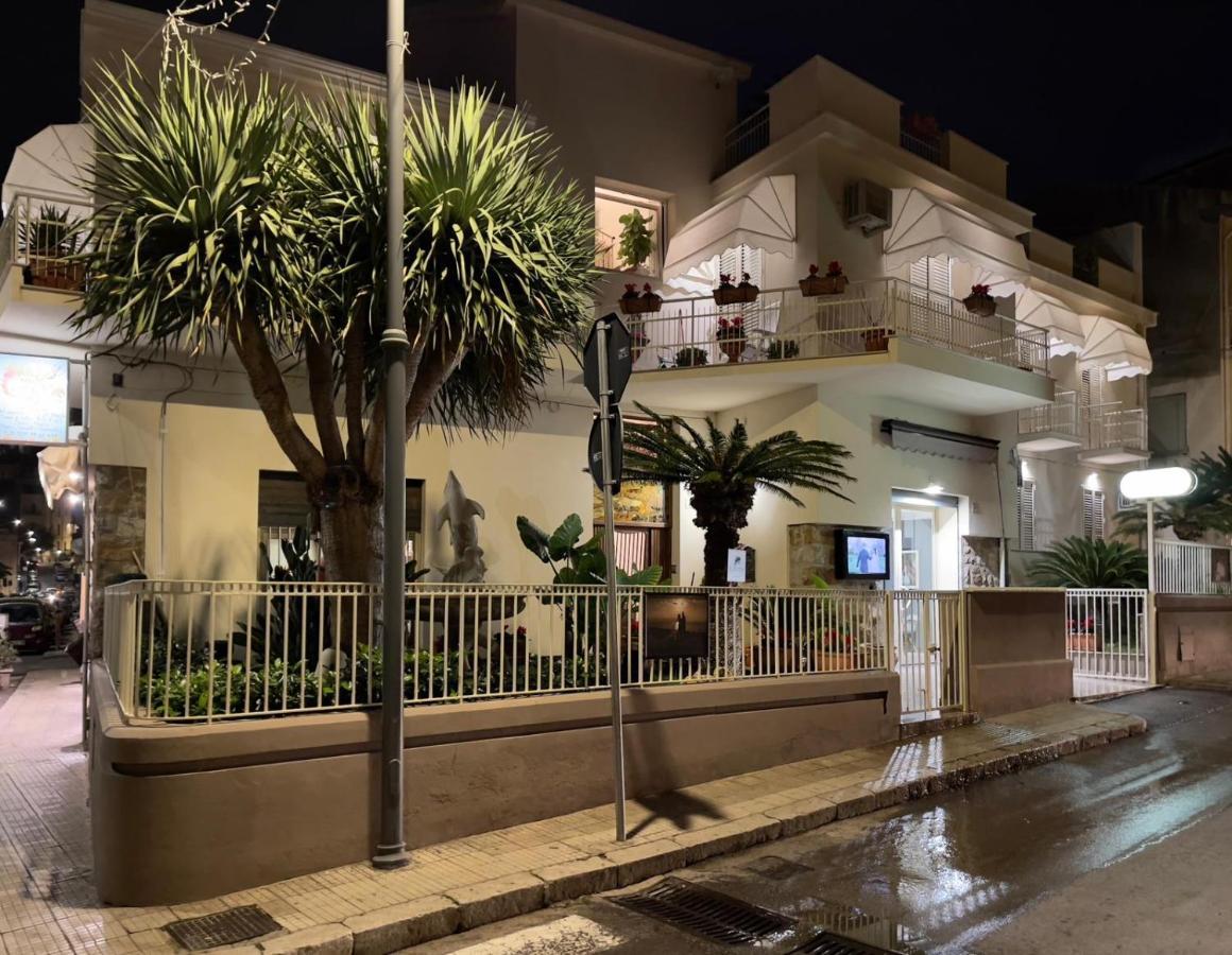 Il Delfino Holiday House Cefalù Extérieur photo